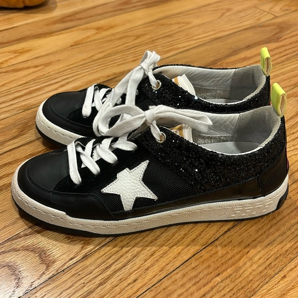 Golden Goose Shoes - Black Yeah! sneakers with white star.